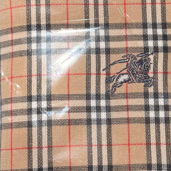 Burberry Beige and Black Plaid Towel Set - Picture 7 of 8